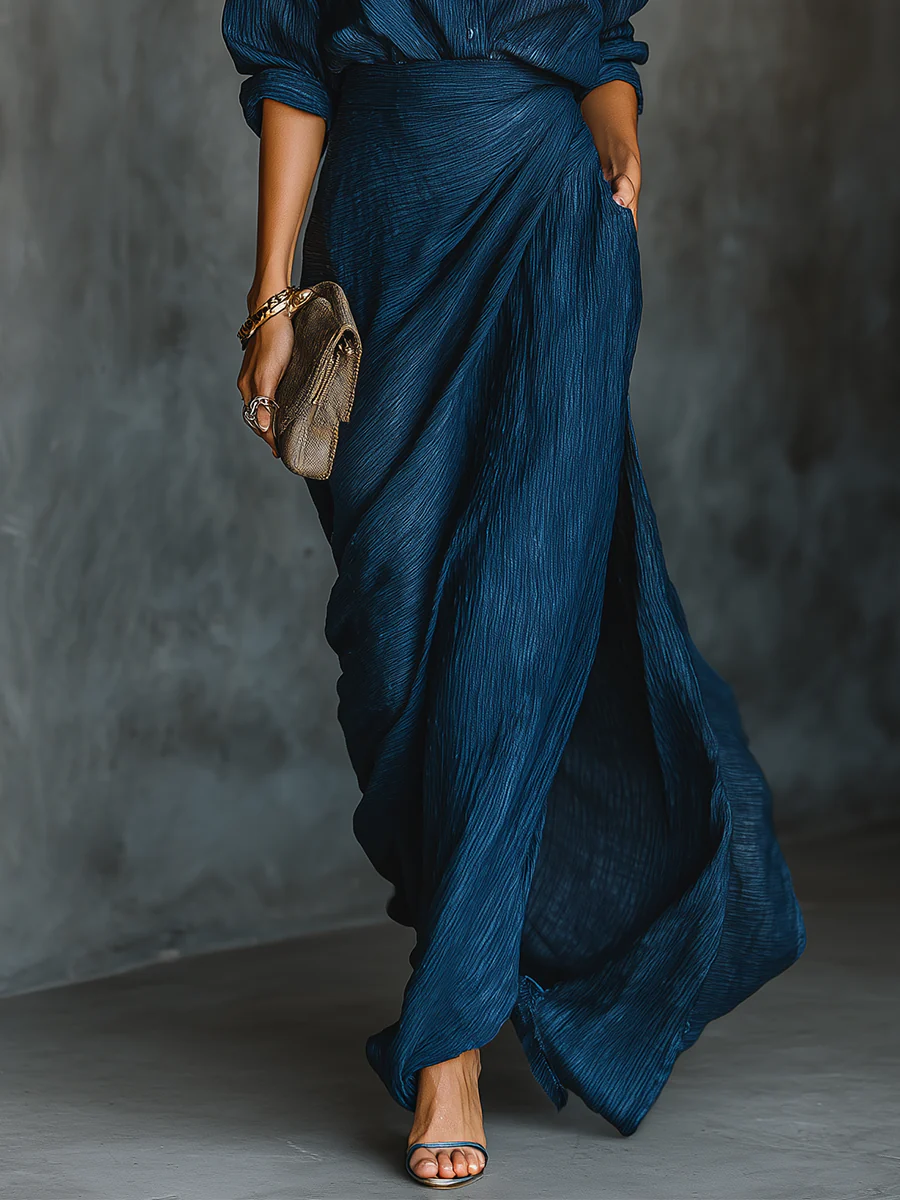 Vielseitiges Damen Marineblaues Zweiteiler-Set. Elegant mit Langarm & Maxi-Rock, perfekt für Freizeit oder Abendmode.