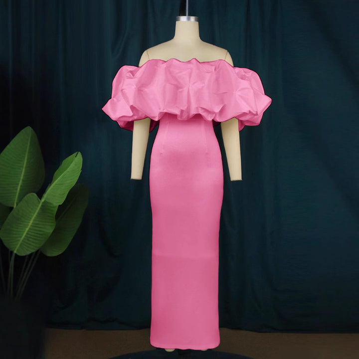 Femininem Off-Shoulder Damenkleid, Maxikleid mit fließendem Rüschensaum, ideal für Hochzeitsgäste.