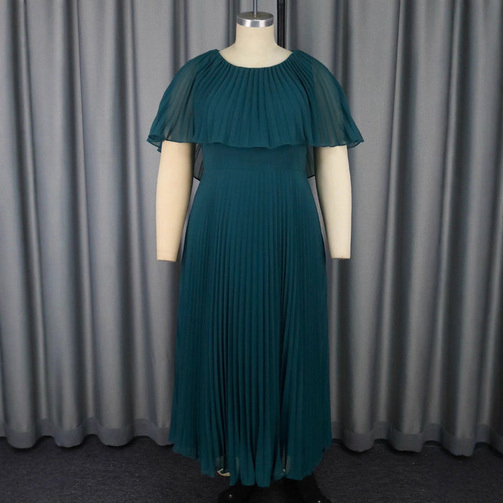 Festliches Damen Maxikleid mit Plissee in Schwarzgrün. Fließende Ärmel und elegante Silhouette, perfekt für den Abend.