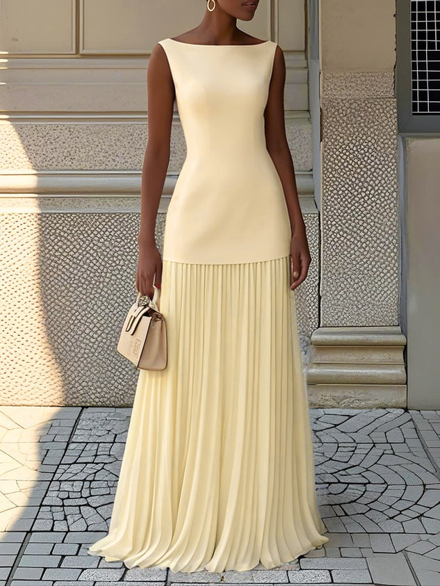 Schmeichelhaftes, plissiertes Damen Maxikleid. Perfekt als fließendes Sommerkleid oder elegantes Abendkleid.