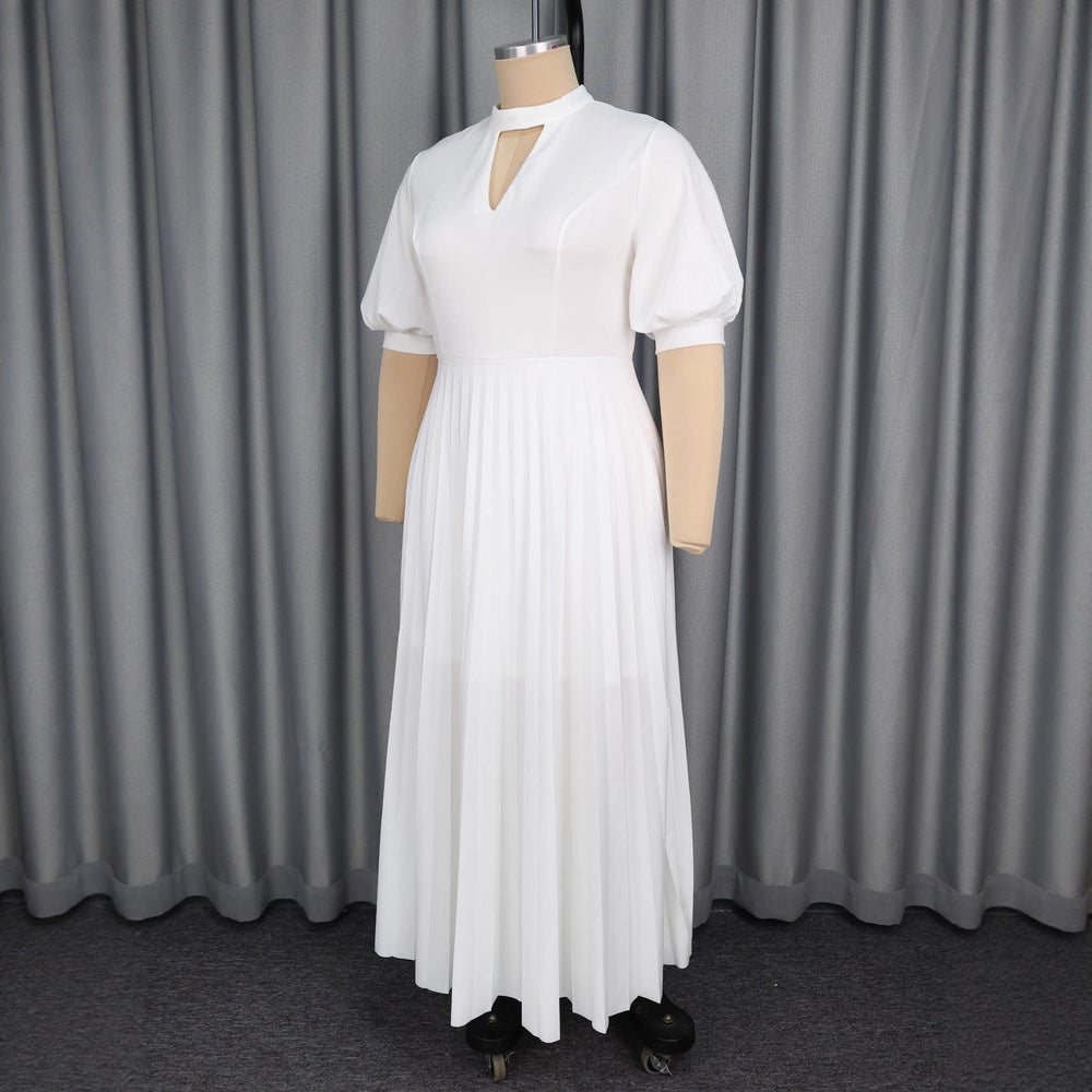 Weißes Damen-Abendkleid, plissiertes Maxikleid mit elegantem Schlüsselausschnitt und Puffärmeln.