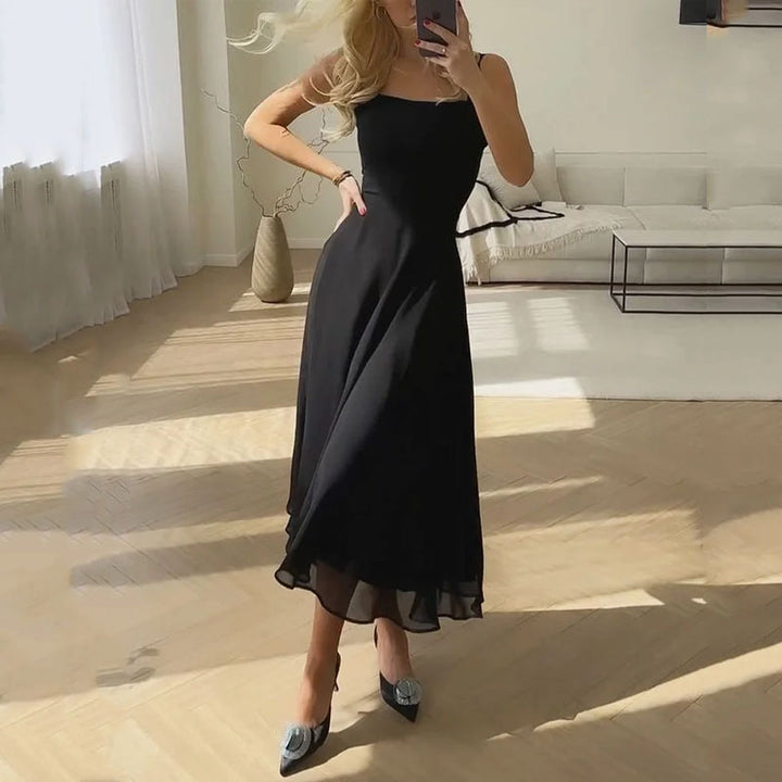 Vielseitiges Damen-Sommerkleid, ärmellos und unifarben. Modisches Freizeit- und Partykleid für Frauen. Klassisch-elegant.
