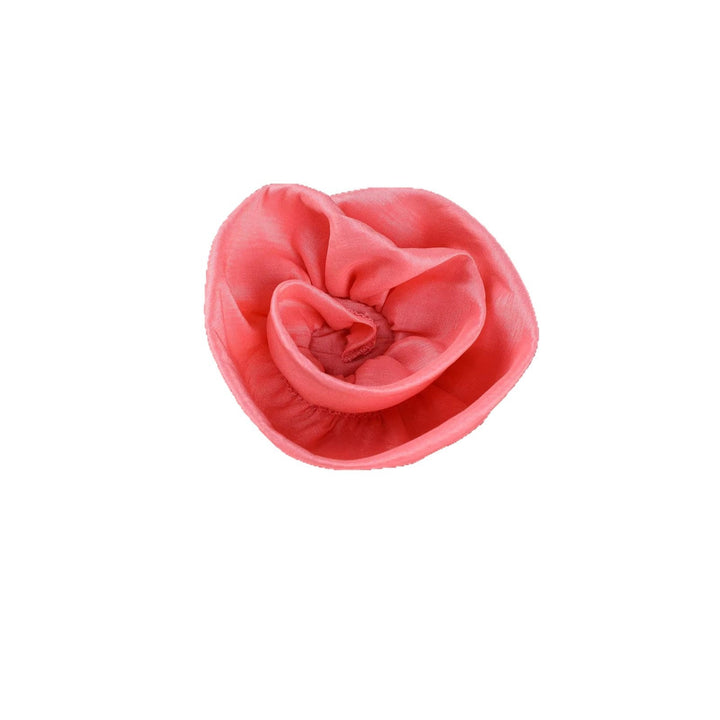 Einzigartiges festliches Rosa Kleid für Damen mit großen Puffärmeln und dezenten Blumenapplikationen.