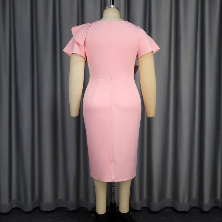 Glamouröses feminines Damenkleid, ideal als festliches Abendkleid mit elegantem Fall.