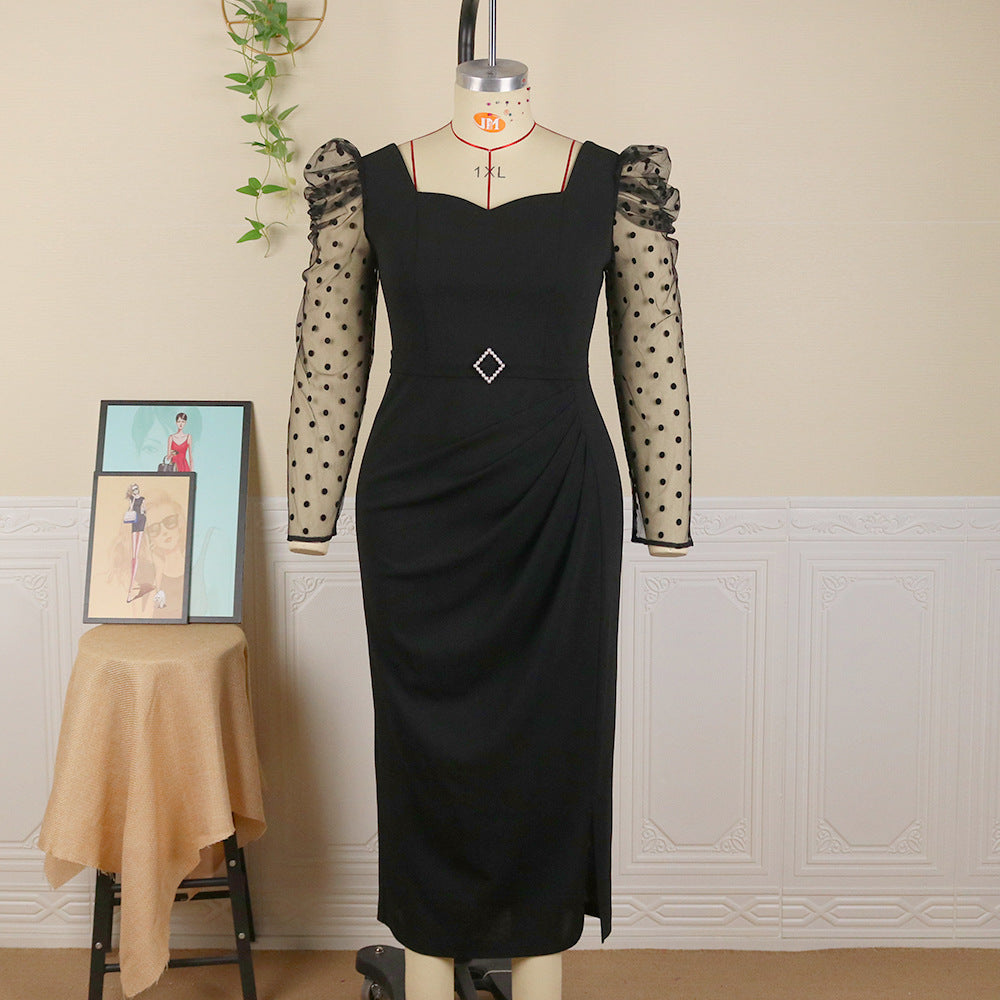 Schwarzes Midi-Kleid für Damen mit stilvollen Puffärmeln. Perfekt als Abend- oder Cocktailkleid.
