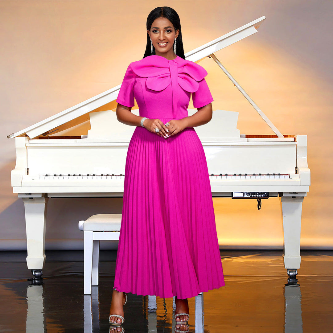 Elegantes schwarzes Midikleid für Damen mit großem Schleifenakzent, ideal für festliche Anlässe.
