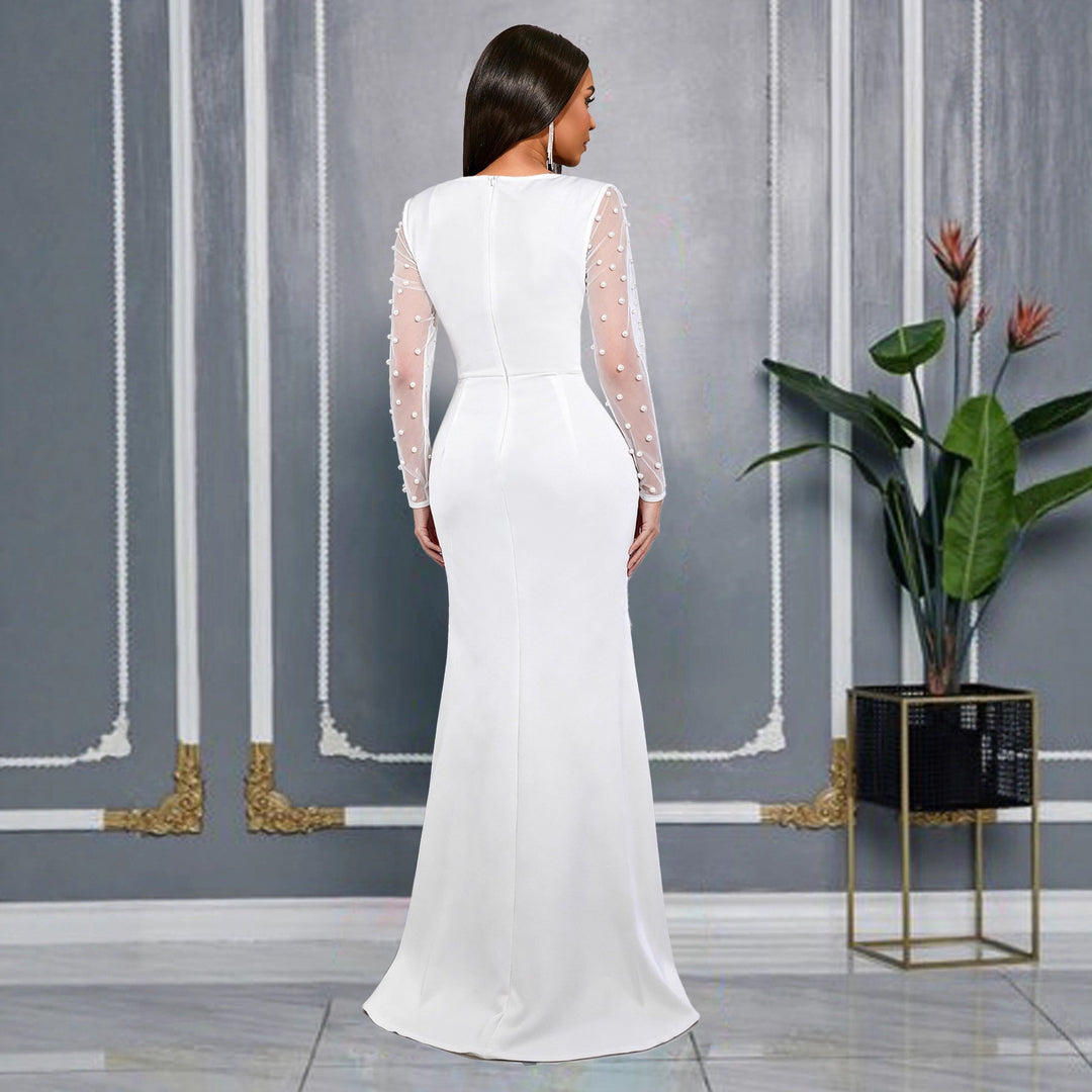 Festliches weißes Hochzeits-Abendkleid für Damen mit eleganten transparenten Puffärmeln & sexy Schlitz.