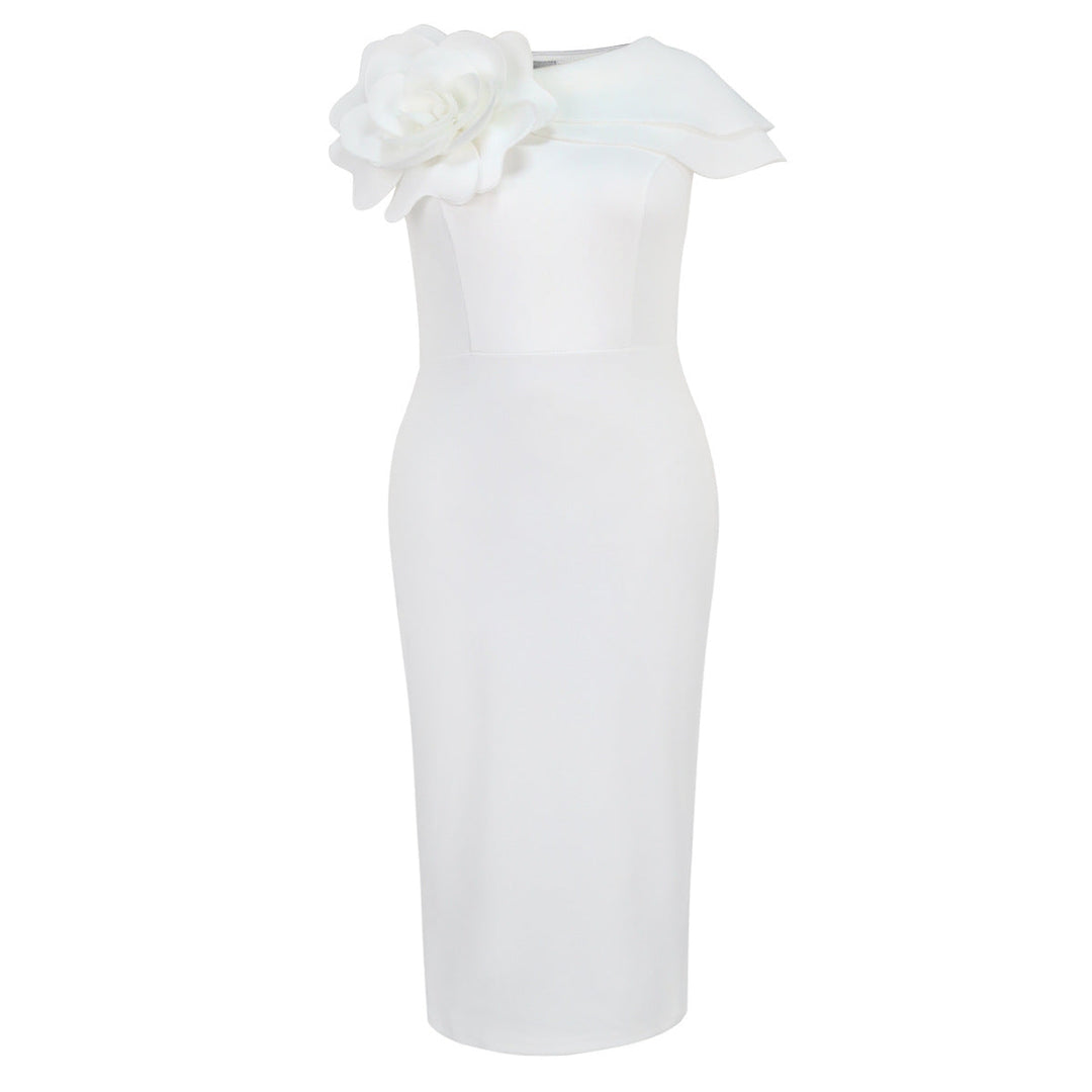 Elegantes weißes Damen Etuikleid mit floralem Muster, ideal als Partykleid oder für Hochzeitsgäste.
