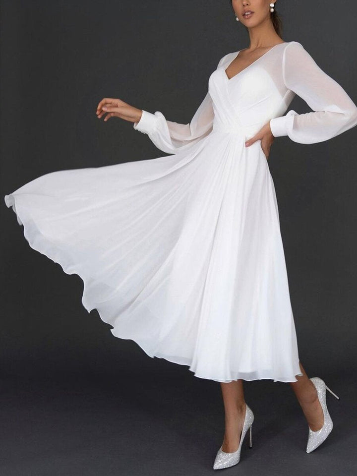 Schickes weißes Langarm Flatterkleid mit V-Ausschnitt für besondere Anlässe, elegantes Damen Abendkleid.
