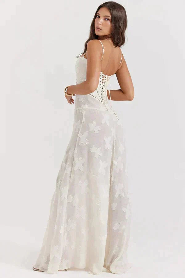 Luftiges weißes Damen Maxikleid, elegant und bequem, ideal für sommerliche Anlässe und Damenmode.