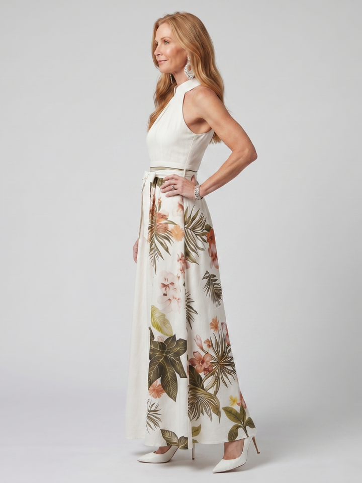 Fließendes Halterneck Maxikleid für Damen, drapiert und stilvoll, ideal als Abendkleid oder Urlaubskleidung.