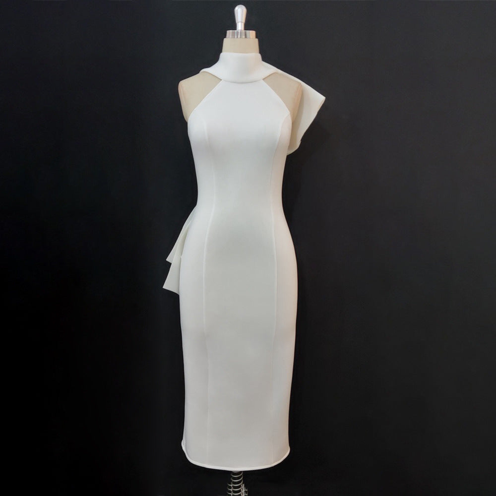 Feminines asymmetrisches Rüschenkleid für Damen in Weiß, stylisch und festlich für besondere Anlässe.