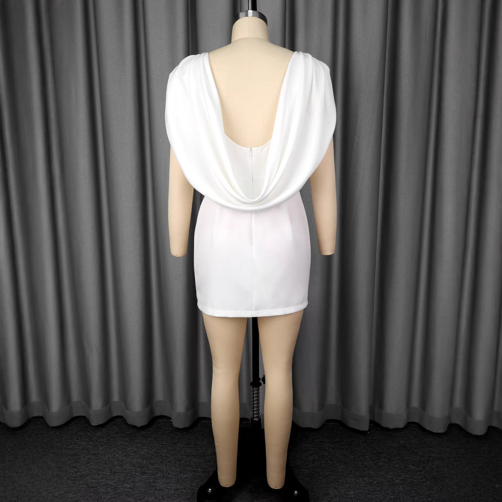 Stylisches Damen Partykleid in Weiß mit elegantem Schalkragen. Ideal als Cocktailkleid oder Festkleid.