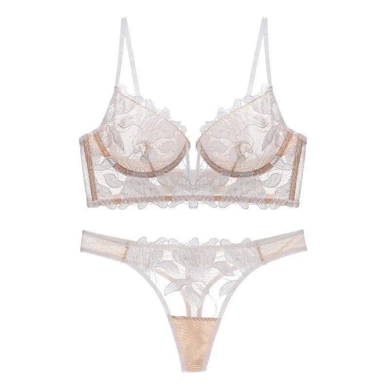 Luxuriöses schwarzes Damen Dessous Set mit floraler Spitze; verführerische Unterwäsche für besondere Anlässe.