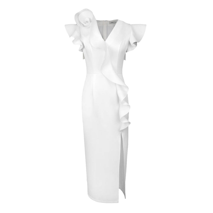 Modisches Damenkleid in Weiß; elegant mit asymmetrischen Rüschen, ideal als Party- oder Festkleid.