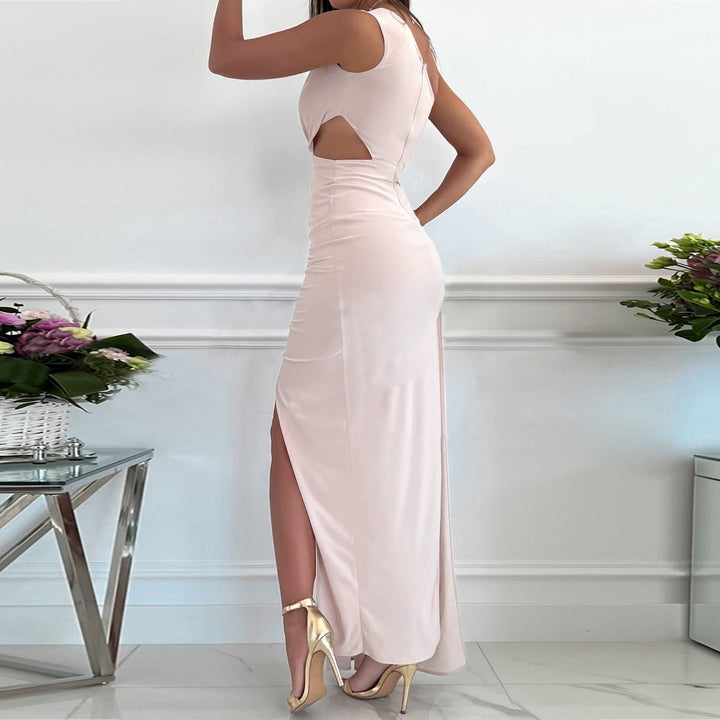 Sophistiziertes grünes Abendkleid. Elegantes Damen Sommerkleid, perfekt für festliche Anlässe und besondere Frauenmode.