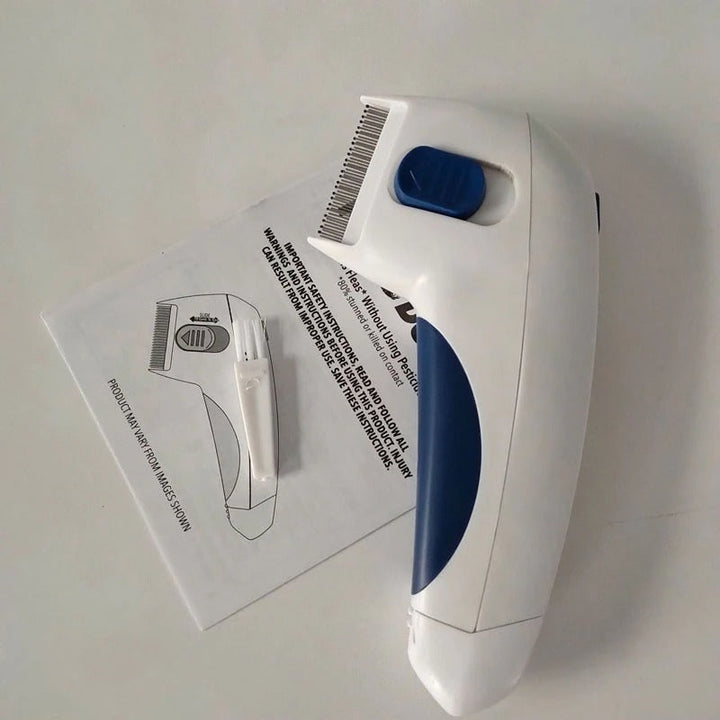 Der elektrische Flohkamm FleaFree Pro mit feinen Zinken zur effektiven und sanften Entfernung von Flöhen bei Tieren.