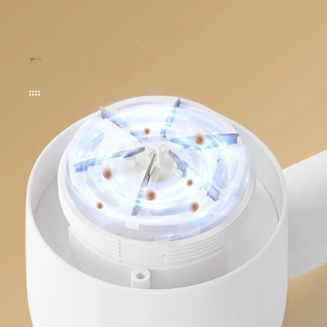 Elektrischer Fusselentferner mit USB-Ladekabel, ideal für die tägliche und effiziente Bekleidungspflege.