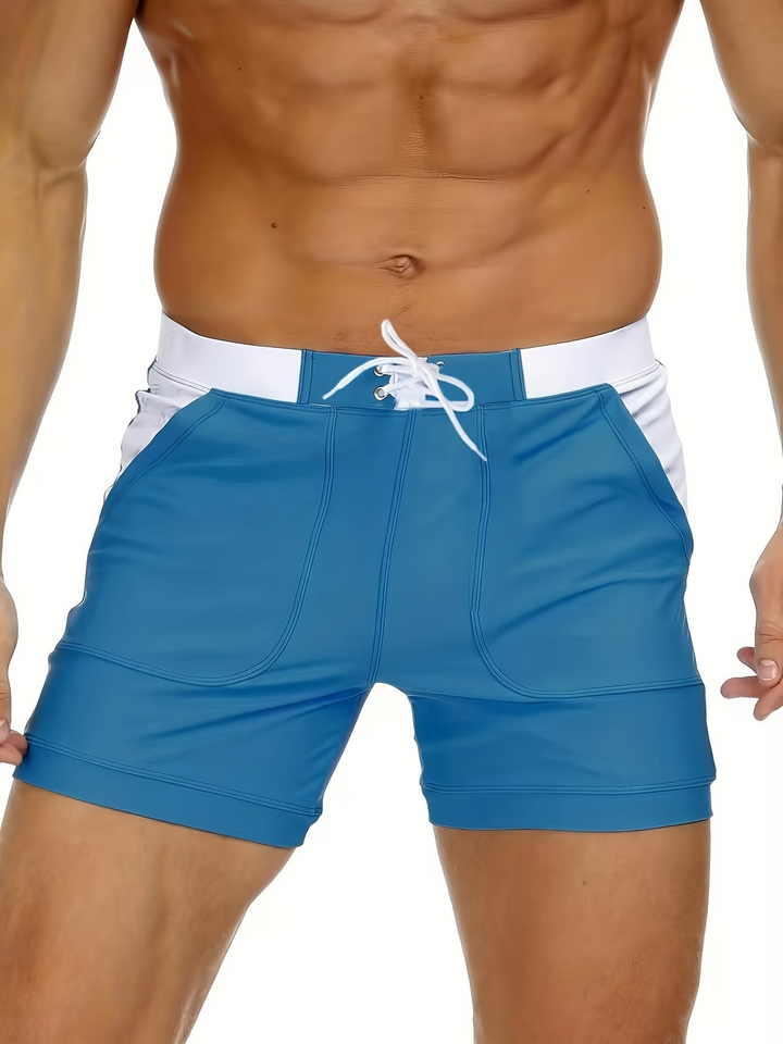 Stylische "Elias" Herren Schwimmhose, schnelltrocknend für heiße Sommertage. Perfekte Badehose für den Urlaub.