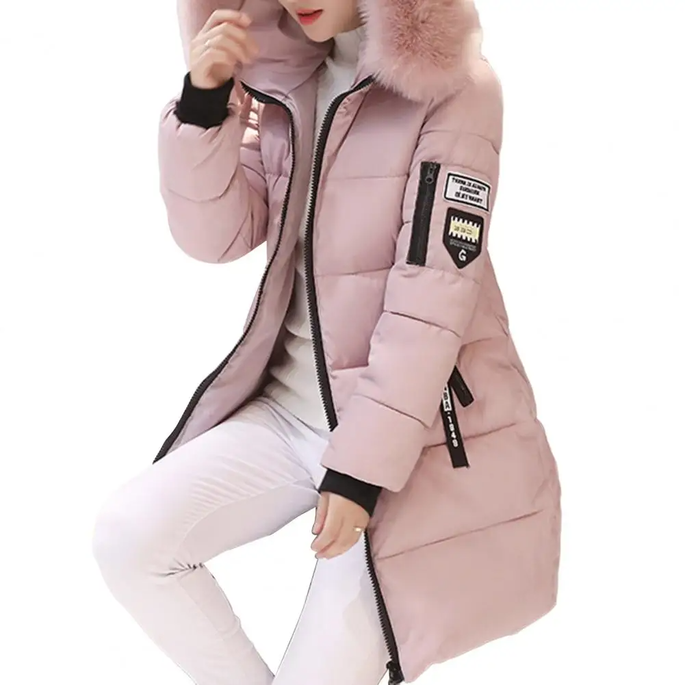 Kapuze der Elinora Damen Winterjacke, warm & winddicht, bietet Schutz vor Kälte.