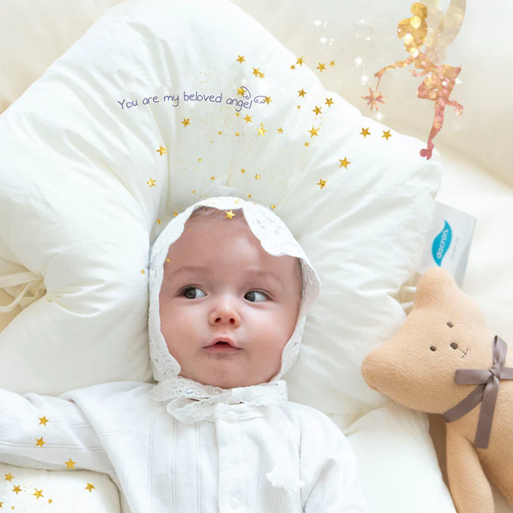 DreamNest Babyschlafkissen, ergonomische Schlafhilfe im Kinderzimmer, fördert ruhigen, gesunden Schlaf für Neugeborene.