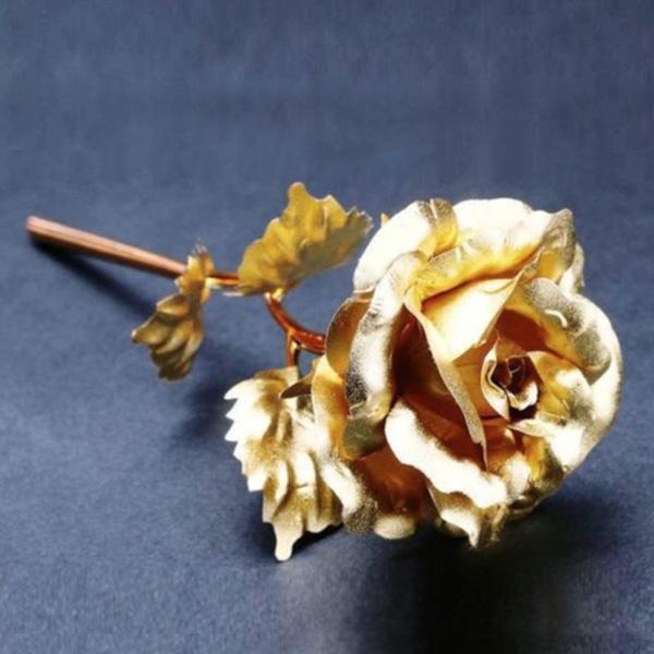 Elegante schwarze Geschenkbox präsentiert eine schimmernde 24K Goldfolien Rose, ideales Valentinstags-Geschenk.