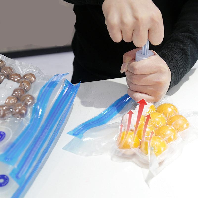 Robuste Vakuumierbeutel halten Lebensmittel länger frisch & reduzieren Lebensmittelverschwendung, perfekt für die Vorratshaltung.