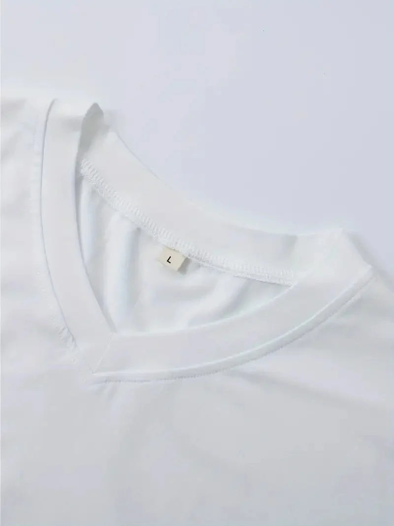 Perfektes Herren V-Ausschnitt T-Shirt, Slim Fit Kurzarm, bequem für jede Gelegenheit.