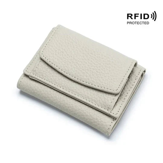 Elegante Mini-Geldbörse mit RFID-Schutz und Reißverschlussfach in klassischem Schwarz.