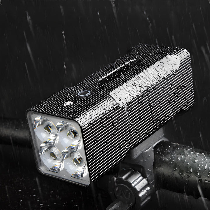 Leistungsstarke LumiBlaze LED Fahrradlampe aus Aluminium für ultimative Helligkeit und Sicherheit bei Nachtfahrten.