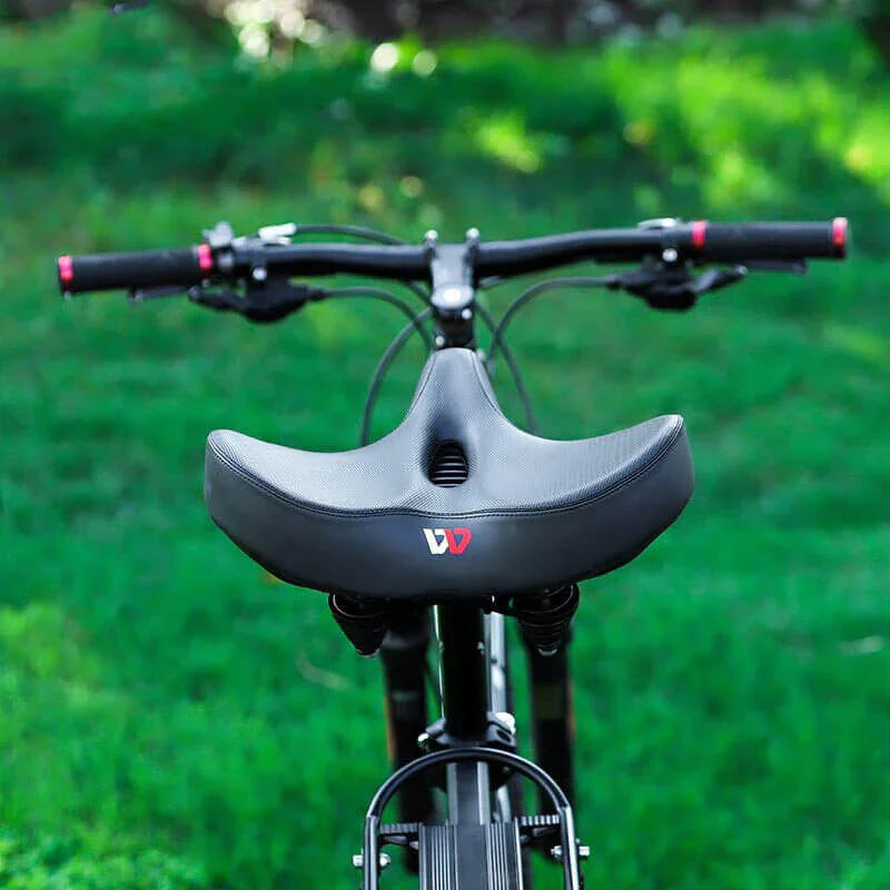 Ergonomischer Breitsattel ComfortRide aus PU-Leder, wasserdicht, mit Memory-Schaum für Radfahrerkomfort.