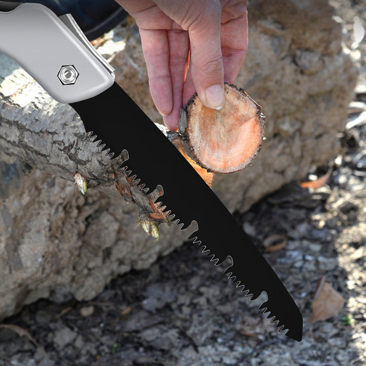 Campingsäge & Outdoortool: Faltbare Handsäge mit SK5 Stahlklinge für präzise Holzbearbeitung im Freien.