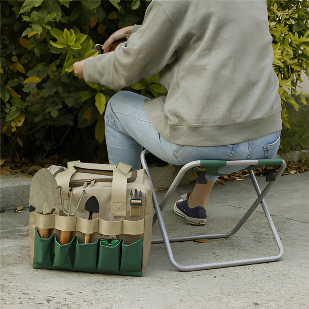 Bequemer faltbarer Gartenhocker mit robuster Werkzeugtasche, ideal für lange Gartenarbeit & Balkon.