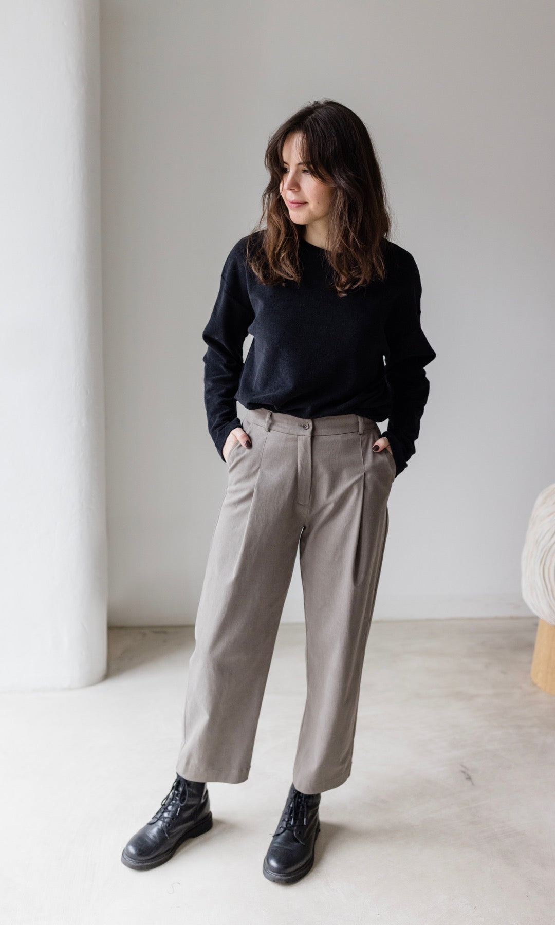 Damen Business-Hose mit Bundfalten, elegant & bequem, pflegeleichtes Mélange-Gewebe, vielseitig.