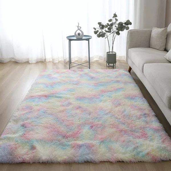 Farbiger Plüsch-Regenbogen-Teppich, flauschig & weich, ideal für Kinderzimmer. Eine bunte Dekoration.