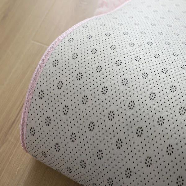 Weicher, flauschiger Regenbogen-Plüschteppich, modern & dekorativ für Schlafzimmer. Ein bunter Akzent.