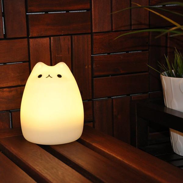 Stimmungslicht Katze Nachtlicht mit Farbwechsel LED, perfektes Schlafzimmerlicht für entspannte Atmosphäre.