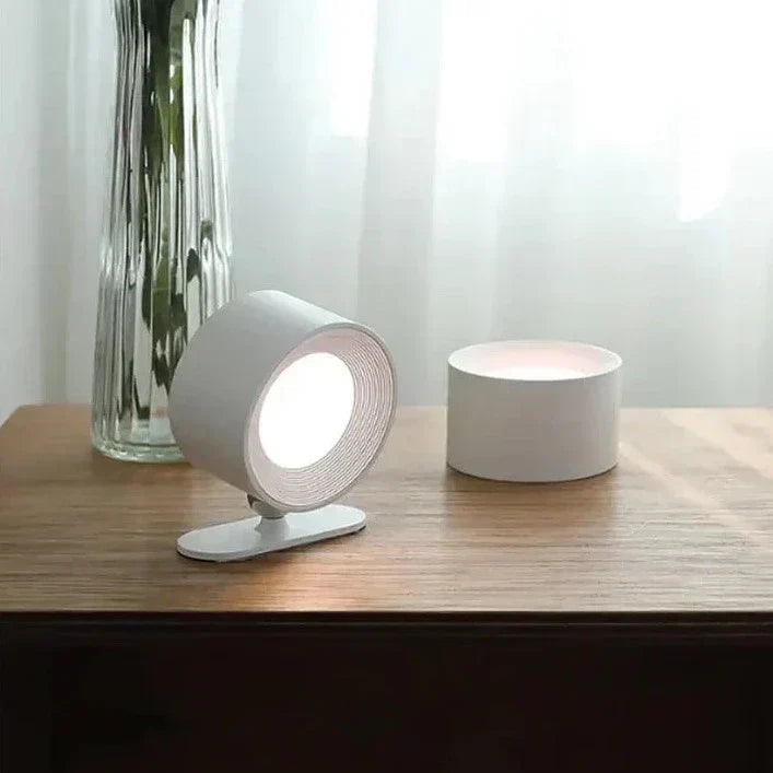 FlexiGlow Schlafzimmerlampe: Kabellose, dimmbare LED-Wandleuchte. Flexibel positionierbar dank Magnetfuß.