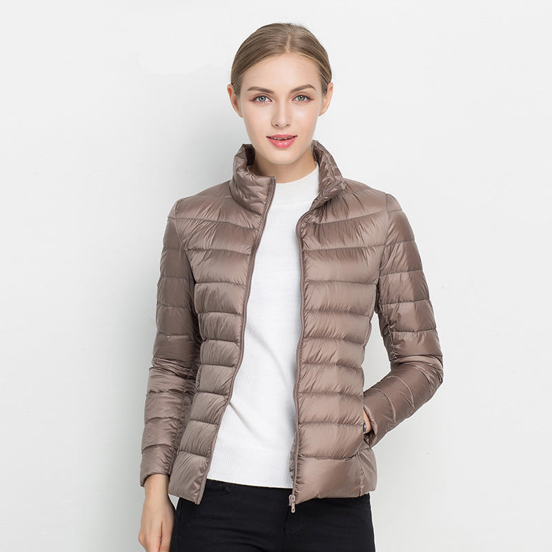 Hochwertige Federleichte Damen Daunenjacke Alina; Wärme & Stil für kühle Tage.