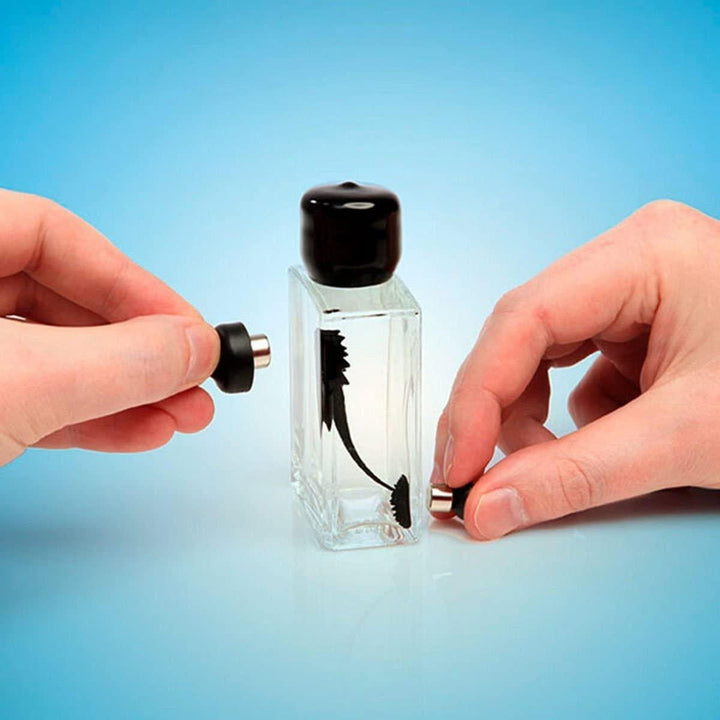 Interaktives Ferrofluid Magnet Display für Schreibtischdeko, zeigt physikalische Phänomene in Echtzeit.