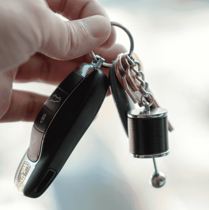Stylischer Fidget Schalthebel Schlüsselanhänger als Anti-Stress Auto-Gadget & Geschenkidee.