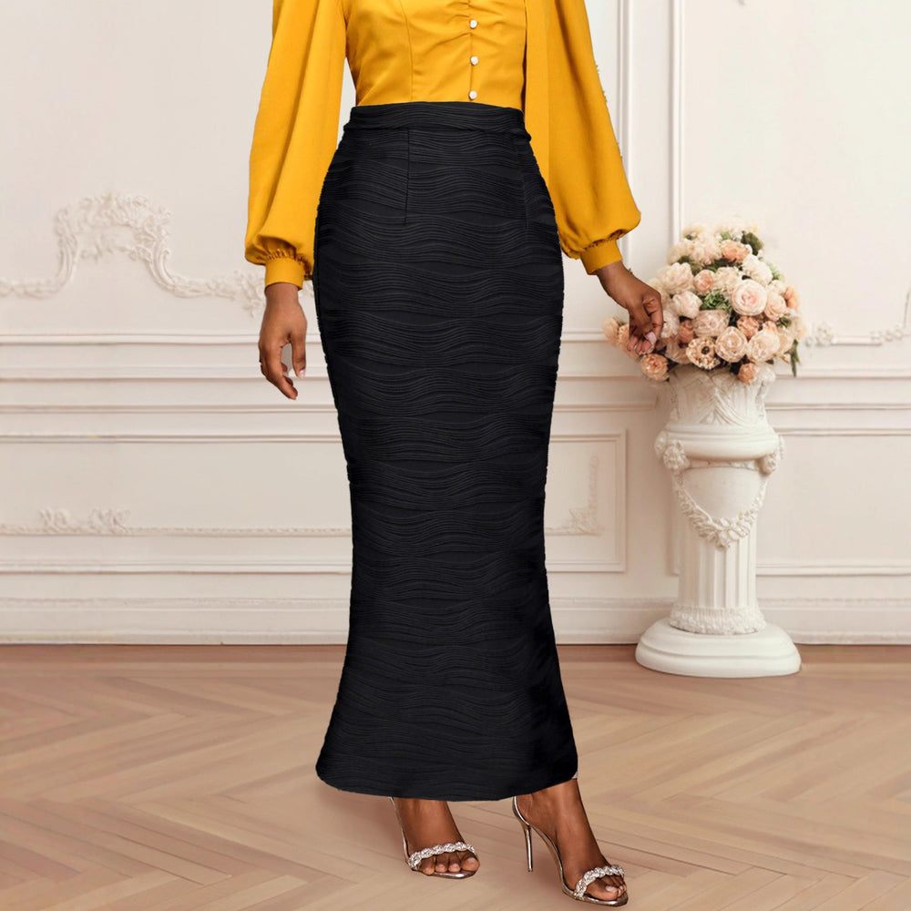 Modisches schwarzes Damen Oberteil, figurbetont & asymmetrisch geschnitten, ideal für Casual Chic.