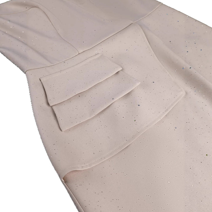Festliches Damenkleid, figurbetont, asymmetrisch mit Rüschen. Ideal als Abend- oder Cocktailkleid.