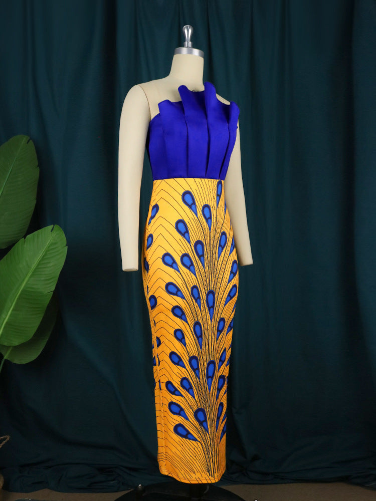 Schmeichelhaftes Damen-Partykleid mit einzigartigem extravagantem Muster. Figurbetont & stilvoll für Damenmode.
