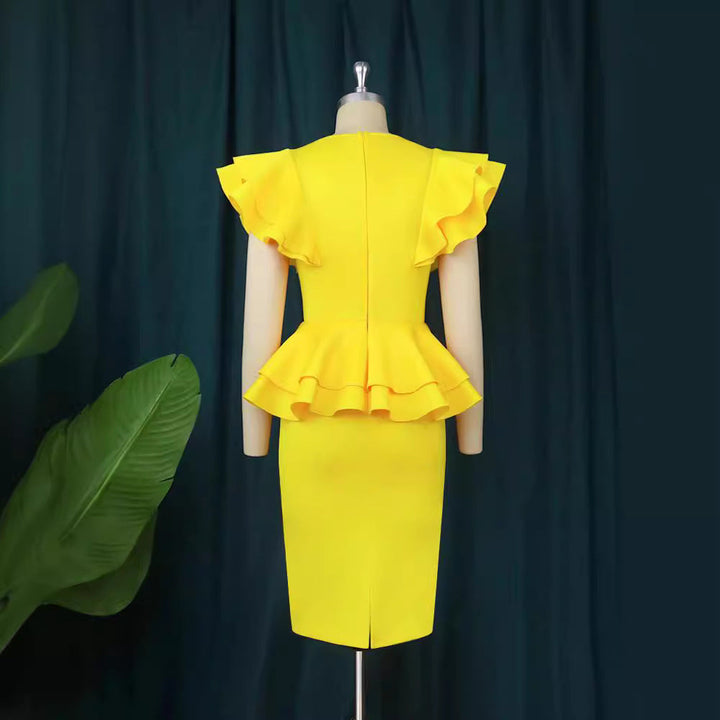 Modisches gelbes Sommerkleid für Damen, figurbetont mit schicken Rüschen – perfekt für Abendveranstaltungen.