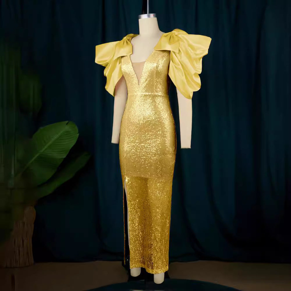 Glamouröses Damenkleid, figurbetont, schimmert festlich; ideal für unvergessliche Anlässe.