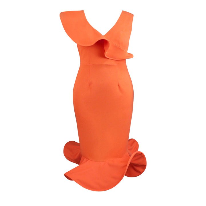 Festliches, figurbetontes Damenkleid in Orange mit dramatischen Rüschen; elegantes Design für unvergessliche Abende.