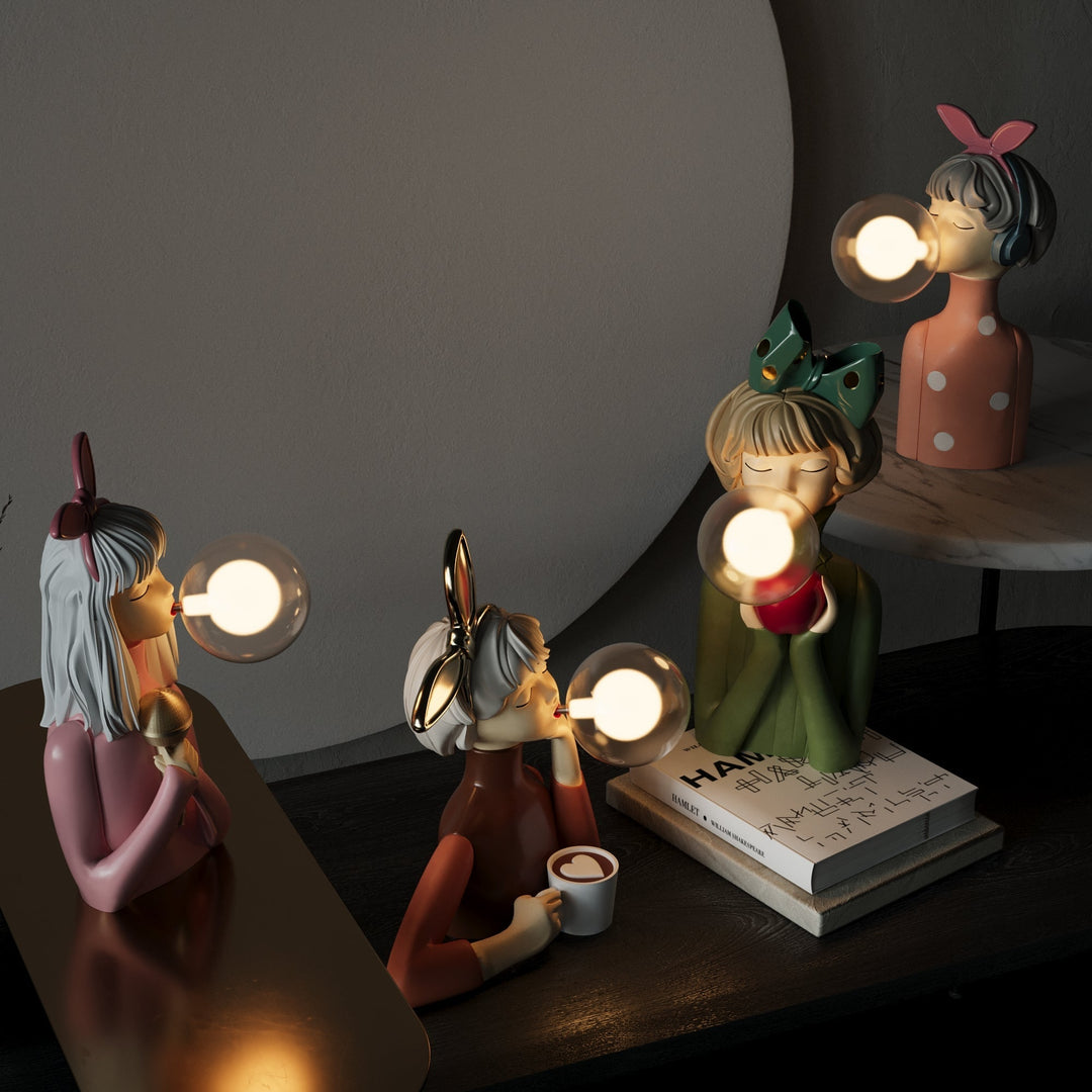Praktische USB Tischlampe, handgefertigt, modernes Design aus Kunstharz und Glas, vielseitig einsetzbar.