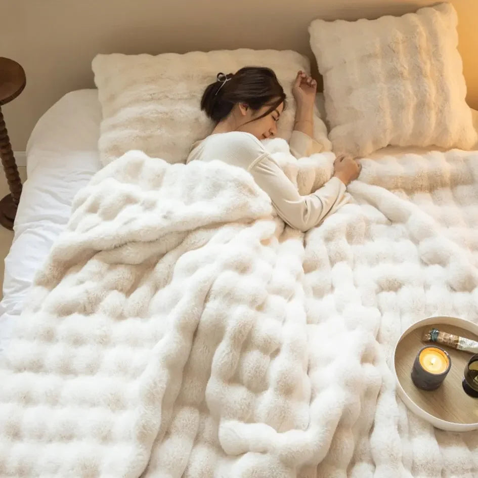 Büro-Kuscheldecke für Komfort & Wärme am Arbeitsplatz; eine flauschige Decke.