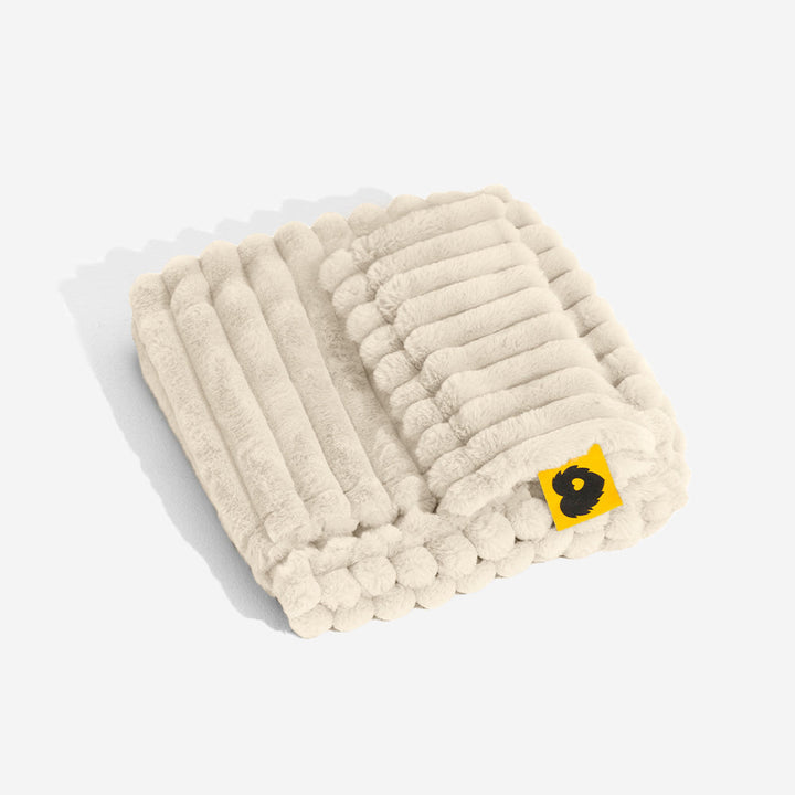 Flauschiger Hundebettbezug, waschbar und orthopädisch, für erholsamen Hundeschlaf.